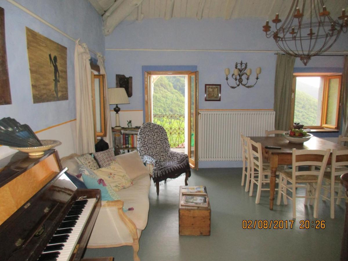 Bed and Breakfast Viandanti, Artisti E Sognatori Comano  Zewnętrze zdjęcie