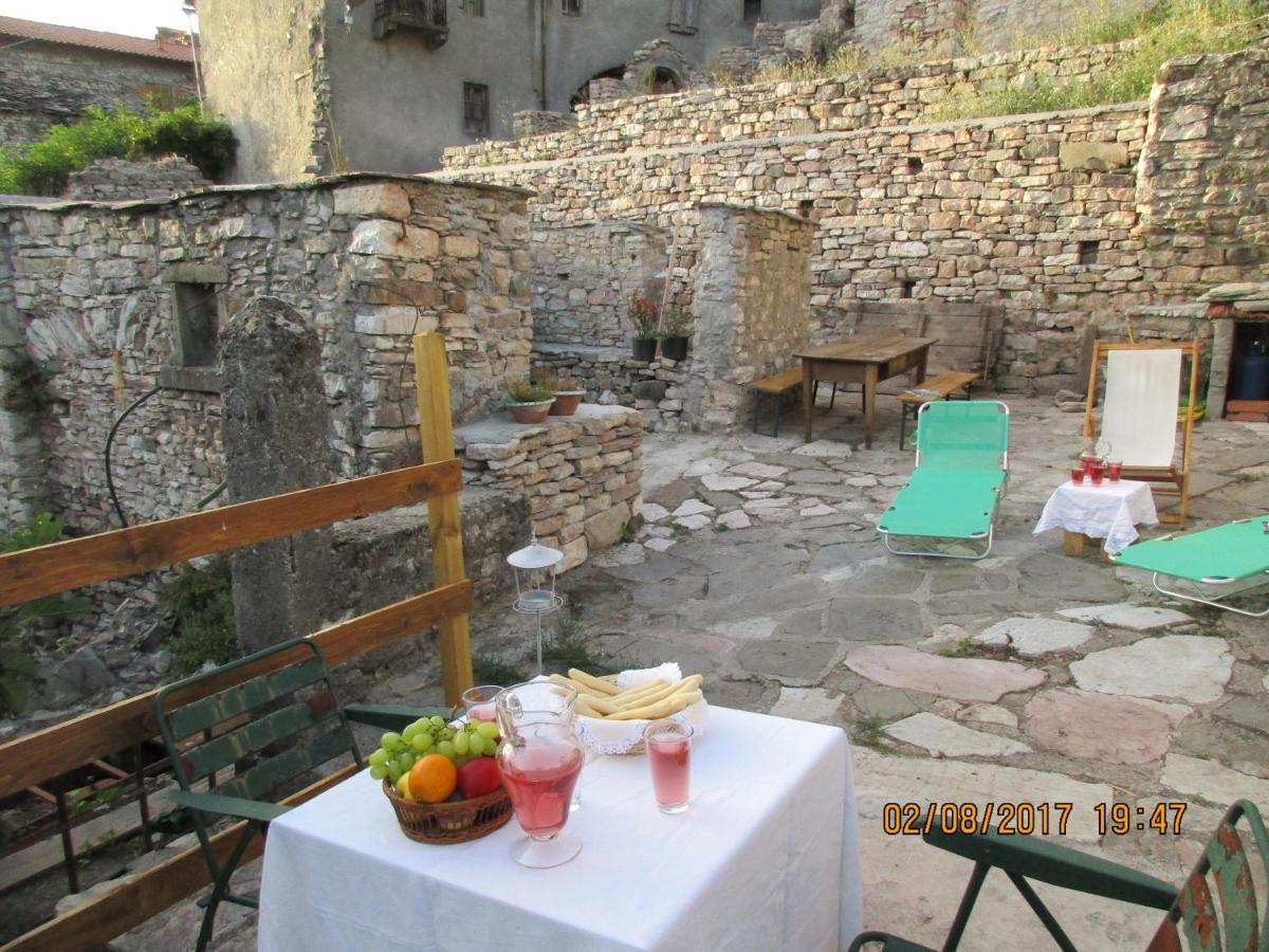 Bed and Breakfast Viandanti, Artisti E Sognatori Comano  Zewnętrze zdjęcie
