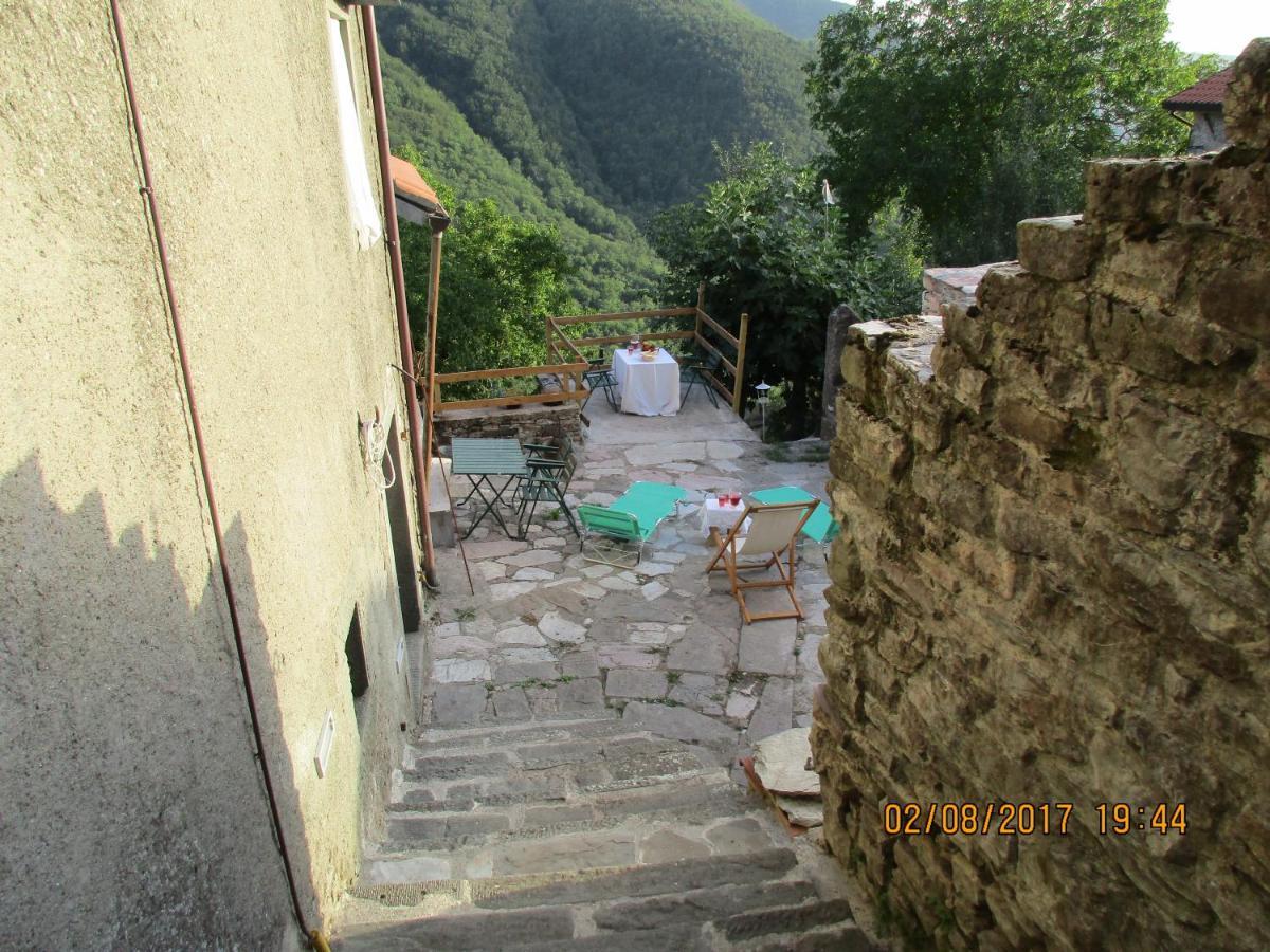 Bed and Breakfast Viandanti, Artisti E Sognatori Comano  Zewnętrze zdjęcie
