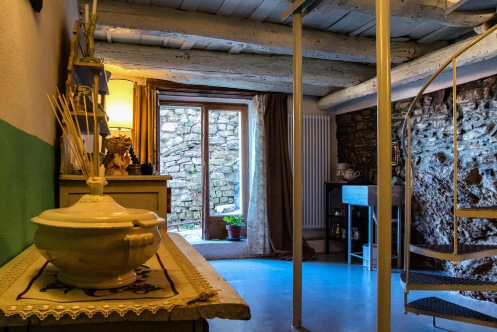 Bed and Breakfast Viandanti, Artisti E Sognatori Comano  Zewnętrze zdjęcie