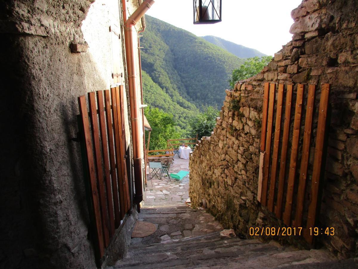Bed and Breakfast Viandanti, Artisti E Sognatori Comano  Zewnętrze zdjęcie